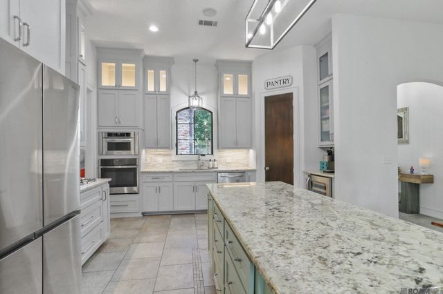 13579 Bluff Point Dr, Geismar, LA 70734