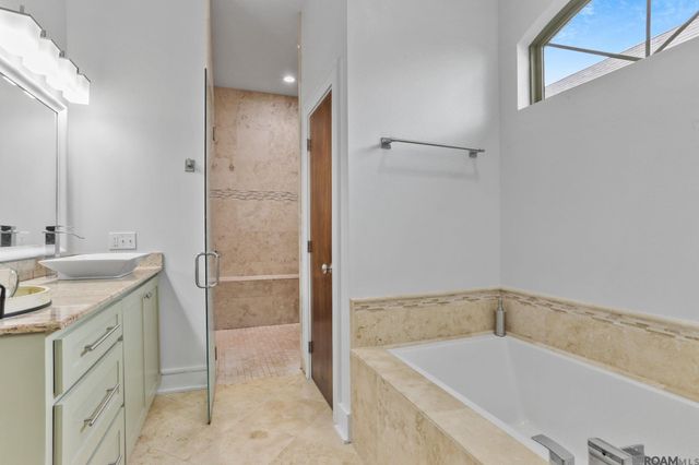 13579 Bluff Point Dr, Geismar, LA 70734