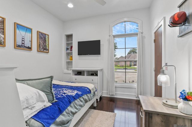 13579 Bluff Point Dr, Geismar, LA 70734