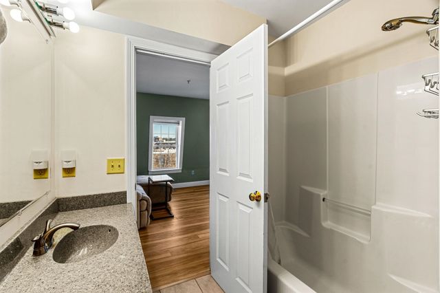 282 Central Ave Apt 10, Dover, NH 03820