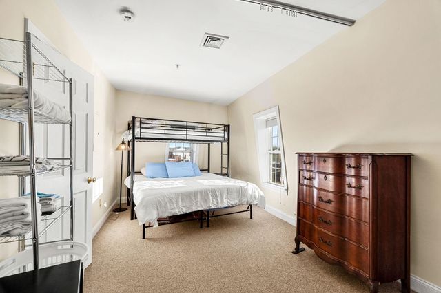 282 Central Ave Apt 10, Dover, NH 03820