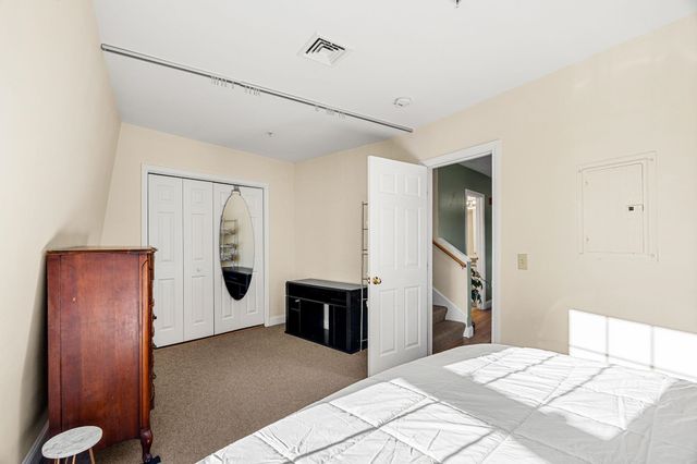 282 Central Ave Apt 10, Dover, NH 03820