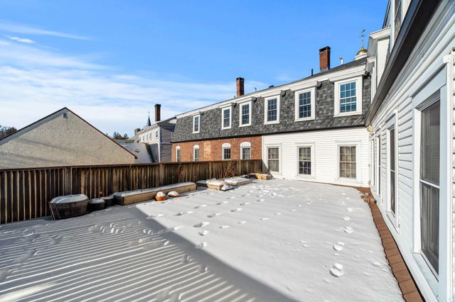 282 Central Ave Apt 10, Dover, NH 03820