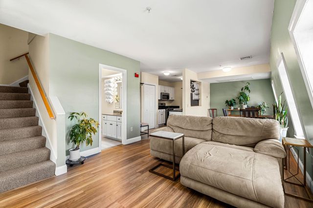 282 Central Ave Apt 10, Dover, NH 03820