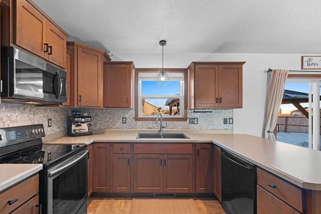 1416 MERA LANE, Kaukauna, WI 54130