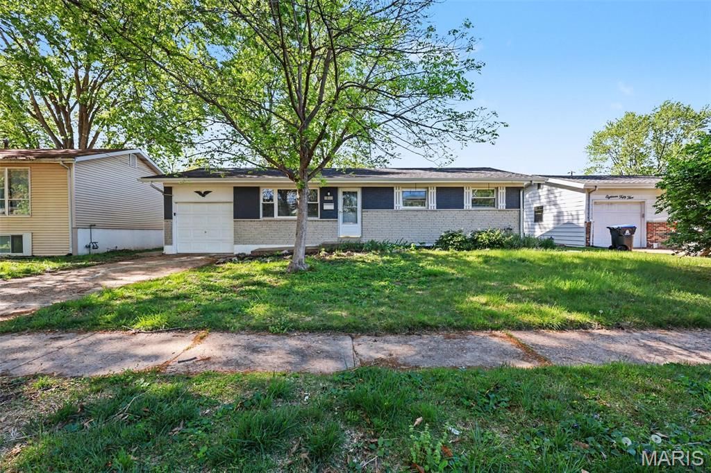 1845 Violet Drive, Florissant, MO 63031