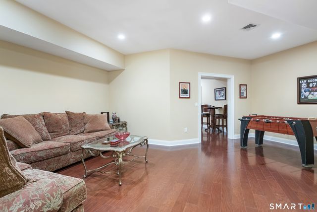 278 North Avenue, Westport, CT 06880