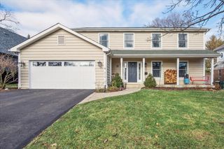 216 E Scranton Avenue, Lake Bluff, IL 60044