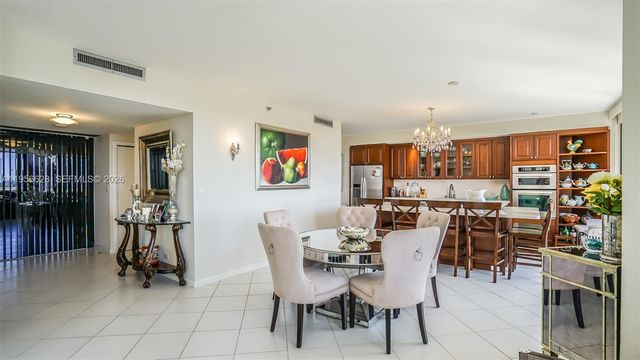 20191 E Country Club Dr 901, Aventura, FL 33180