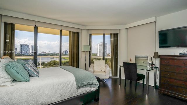 20191 E Country Club Dr 901, Aventura, FL 33180