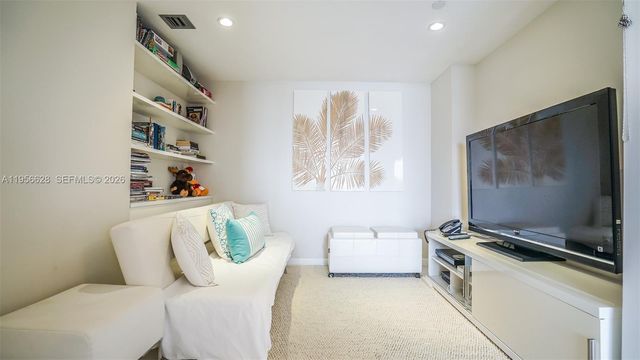 20191 E Country Club Dr 901, Aventura, FL 33180