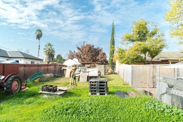 17383 Daley Road, Madera, CA 93638