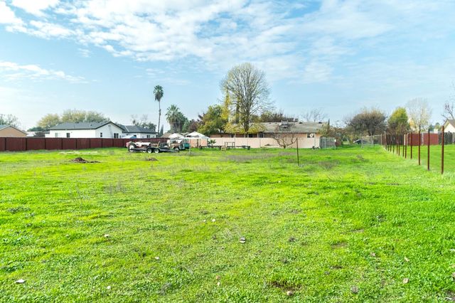 17383 Daley Road, Madera, CA 93638