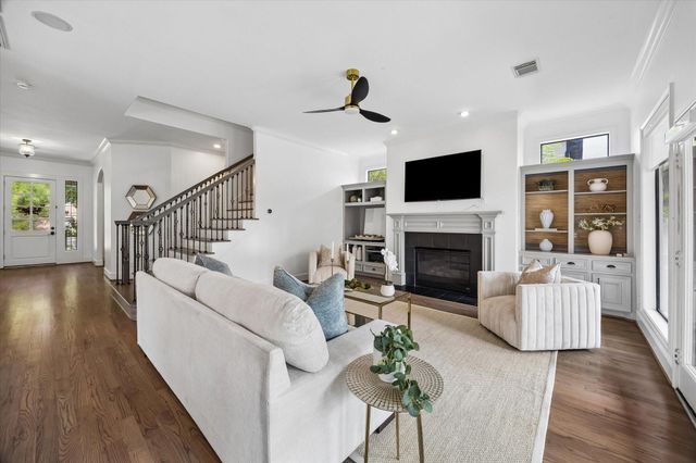4523 Maple Street, Bellaire, TX 77401