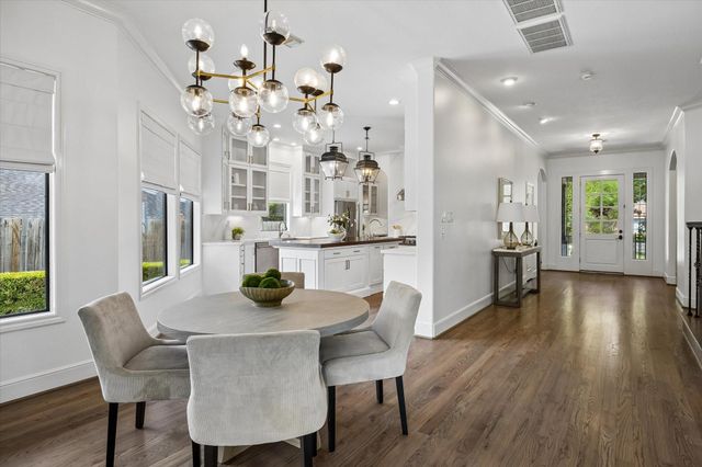 4523 Maple Street, Bellaire, TX 77401