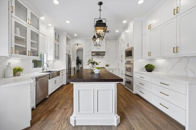 4523 Maple Street, Bellaire, TX 77401