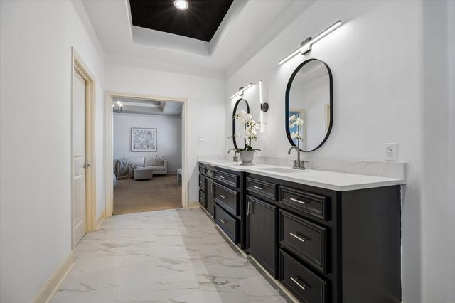 4523 Maple Street, Bellaire, TX 77401