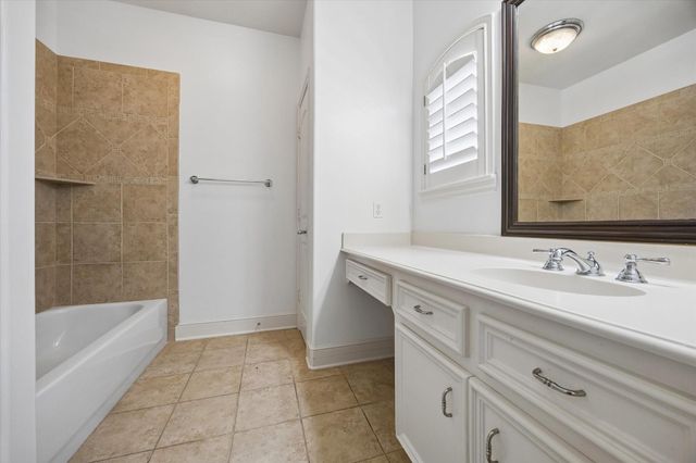 4523 Maple Street, Bellaire, TX 77401