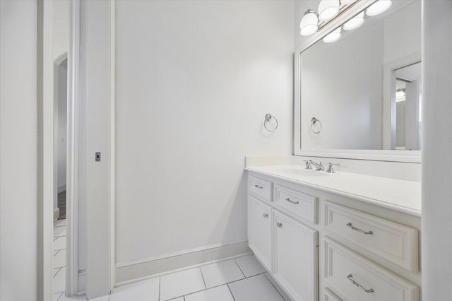 4523 Maple Street, Bellaire, TX 77401