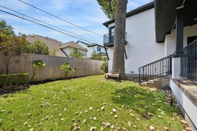 4523 Maple Street, Bellaire, TX 77401