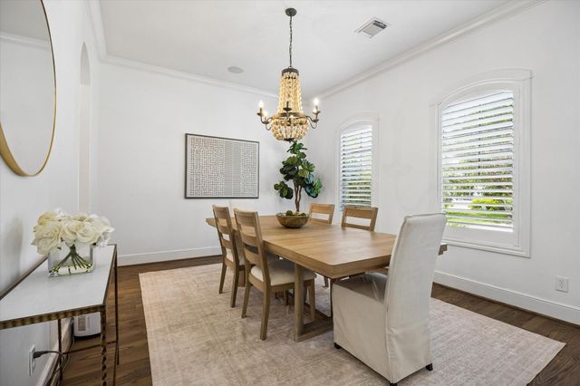 4523 Maple Street, Bellaire, TX 77401
