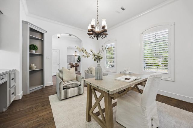 4523 Maple Street, Bellaire, TX 77401