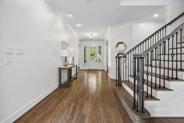 4523 Maple Street, Bellaire, TX 77401