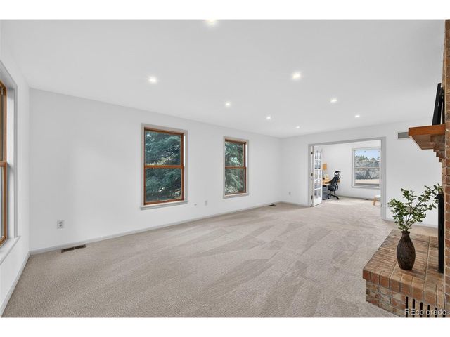 1 Snowy Owl Ln, Littleton, CO 80127