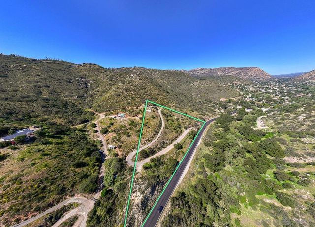 1186 Harbison Canyon, El Cajon, CA 92019