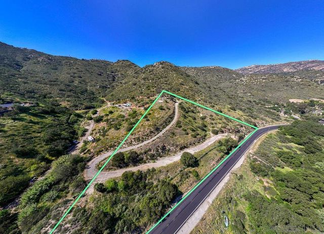 1186 Harbison Canyon, El Cajon, CA 92019