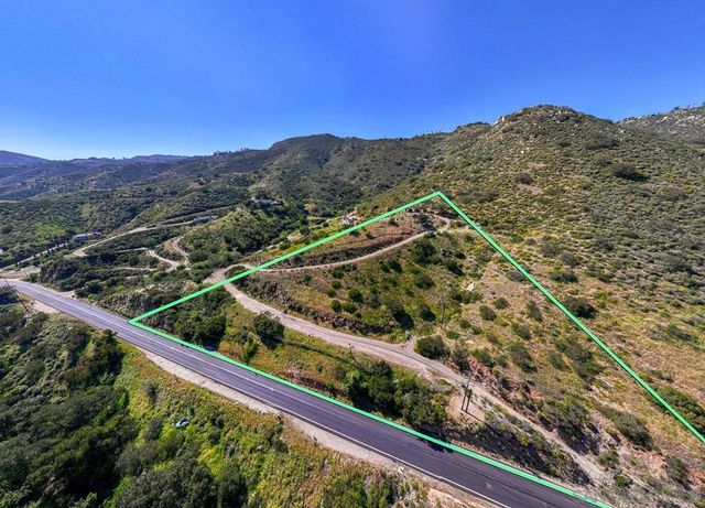 1186 Harbison Canyon, El Cajon, CA 92019