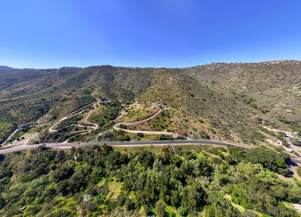 Image 6 of property listing at 1186 Harbison Canyon, El Cajon, CA 92019