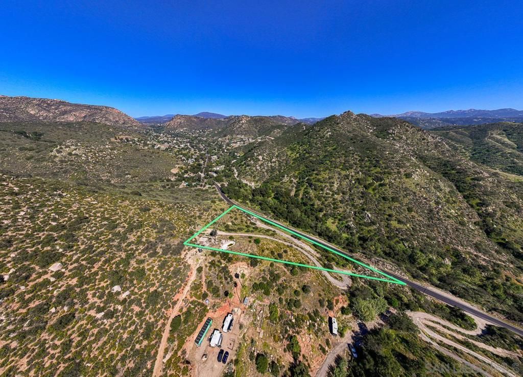 Image 7 of property listing at 1186 Harbison Canyon, El Cajon, CA 92019