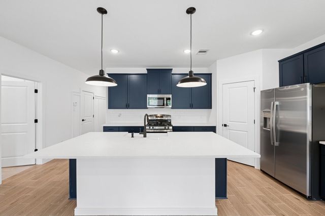 7722 Jade Crest Drive, Angleton, TX 77515