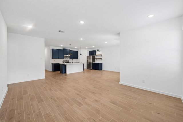 7722 Jade Crest Drive, Angleton, TX 77515