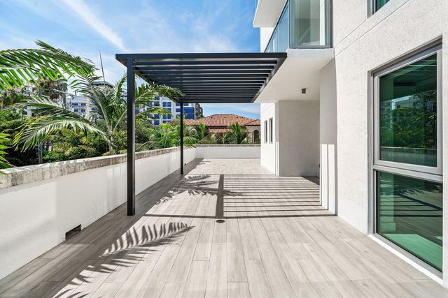 475 E Royal Palm Road 206, Boca Raton, FL 33432