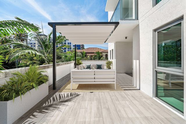 475 E Royal Palm Road 206, Boca Raton, FL 33432
