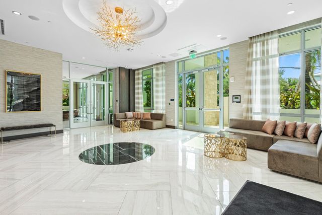475 E Royal Palm Road 206, Boca Raton, FL 33432
