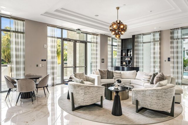 475 E Royal Palm Road 206, Boca Raton, FL 33432