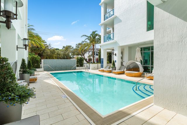 475 E Royal Palm Road 206, Boca Raton, FL 33432