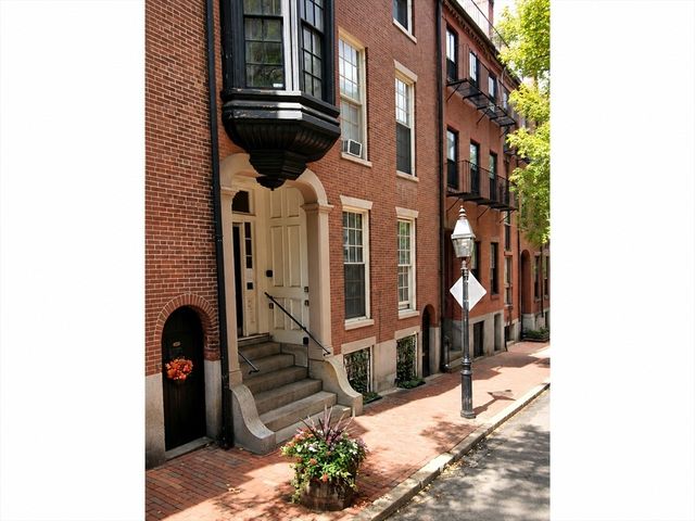 45A Hancock St A, Boston, MA 02114