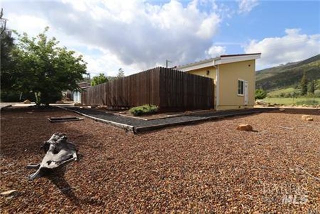 12062 Mead, Middletown, CA 95461