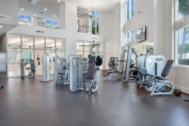 1900 N Bayshore Dr 3311, Miami, FL 33132