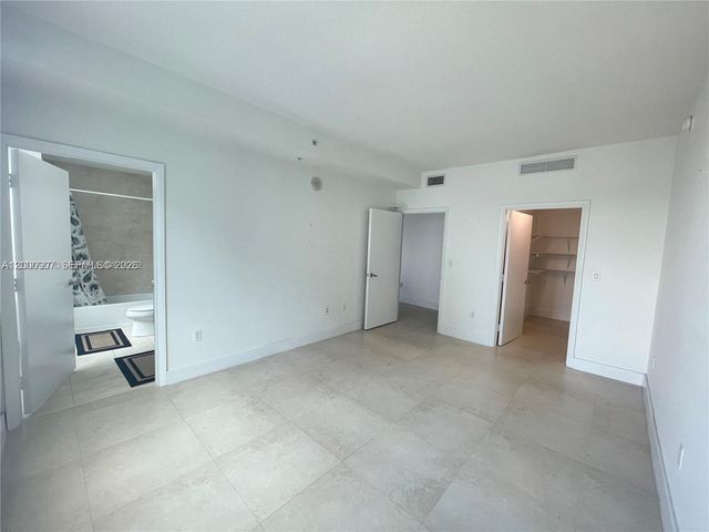 1900 N Bayshore Dr 3311, Miami, FL 33132