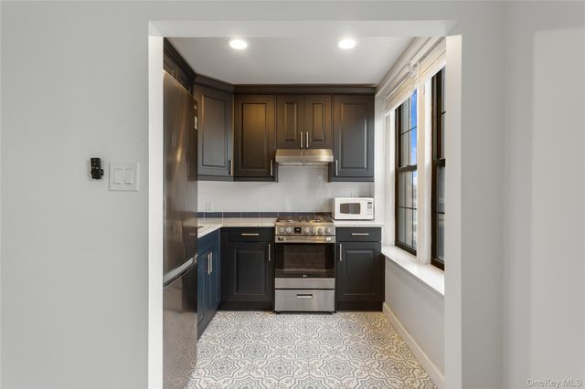 310 Riverside Boulevard 1H, Long Beach, NY 11561