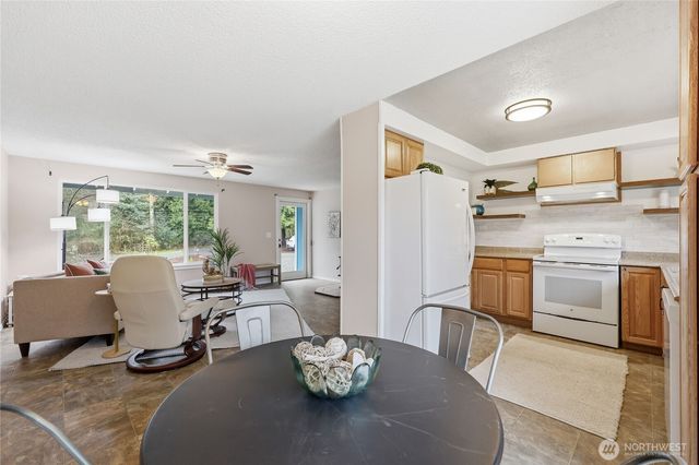 3050 NE Sawdust Hill Road, Poulsbo, WA 98370