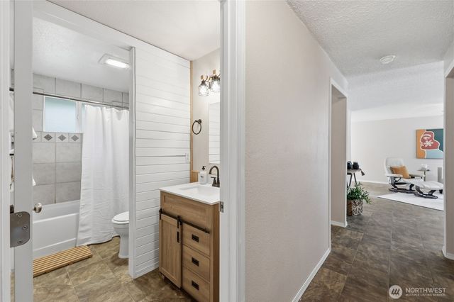 3050 NE Sawdust Hill Road, Poulsbo, WA 98370