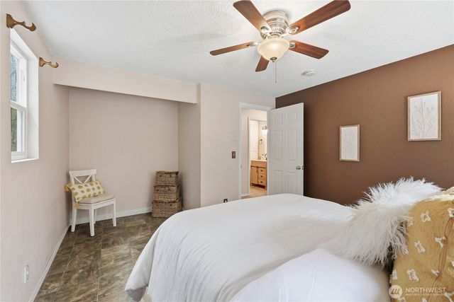 3050 NE Sawdust Hill Road, Poulsbo, WA 98370