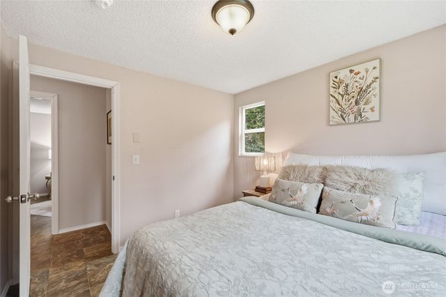 3050 NE Sawdust Hill Road, Poulsbo, WA 98370