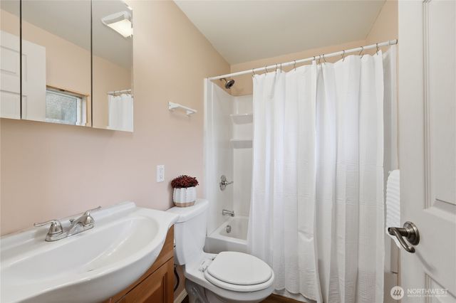 3050 NE Sawdust Hill Road, Poulsbo, WA 98370